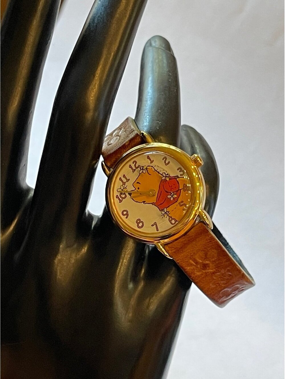 Timex Winnie the Pooh Watch Gold Tone Leather Strap Disney Bees Vintage Style